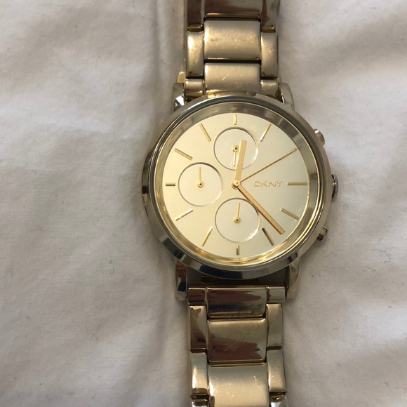 DKNY gold watch - Picture 2 of 3